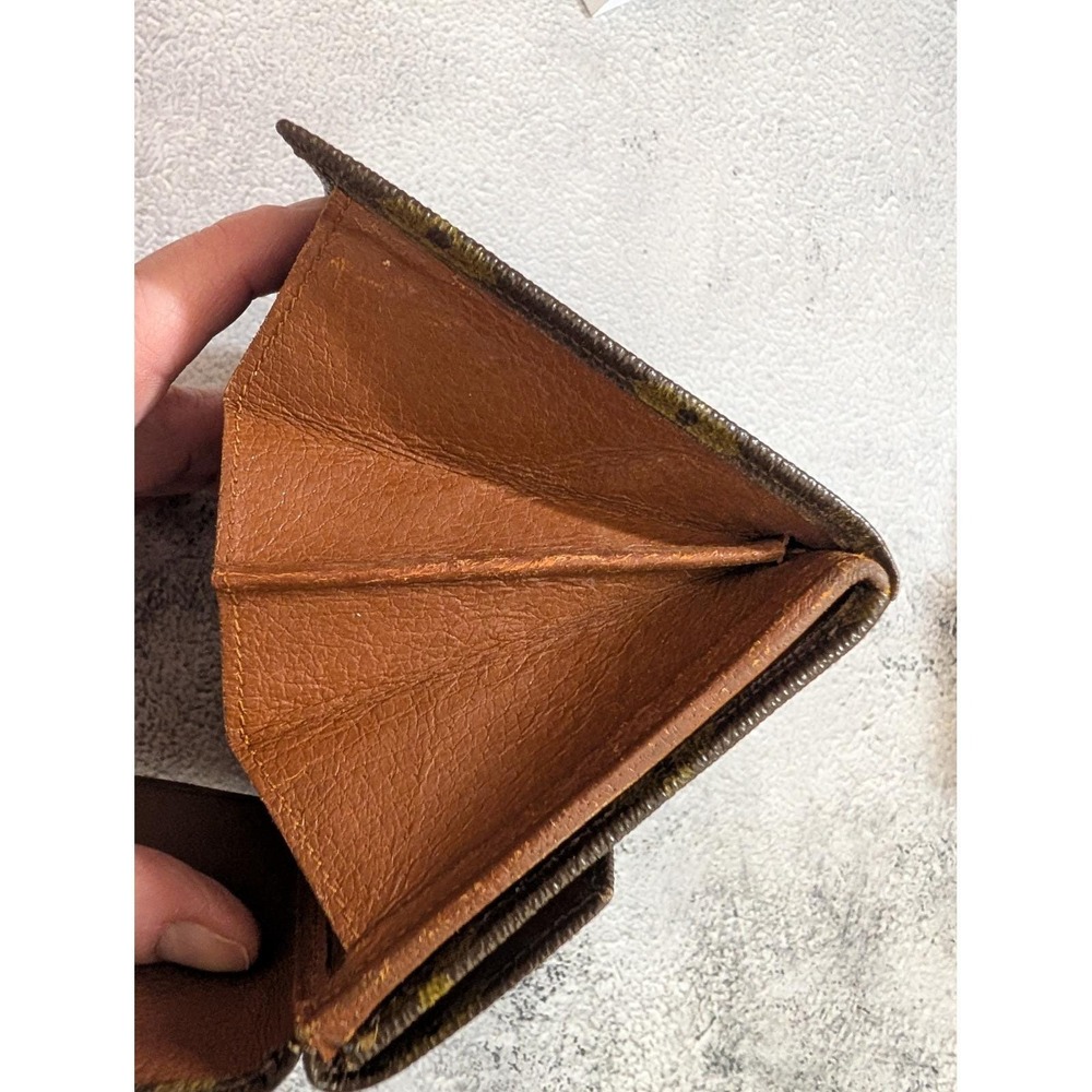 Authentic Vintage Louis Vuitton Monogram envelope coin wallet. Date Code 821 - Picture 9 of 14